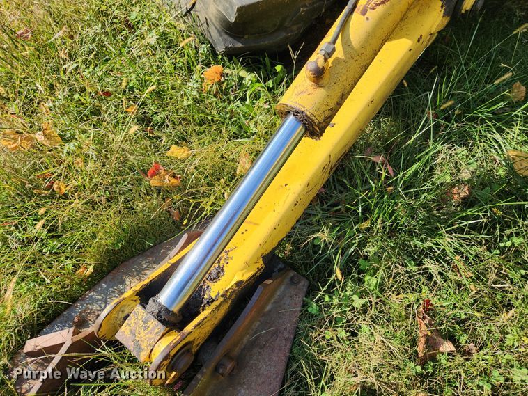 image for item MK9410 2000 New Holland 655E  backhoe