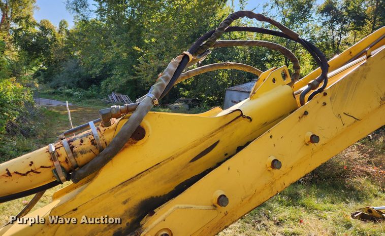 image for item MK9410 2000 New Holland 655E  backhoe