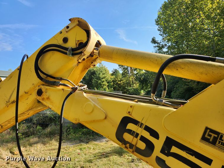 image for item MK9410 2000 New Holland 655E  backhoe