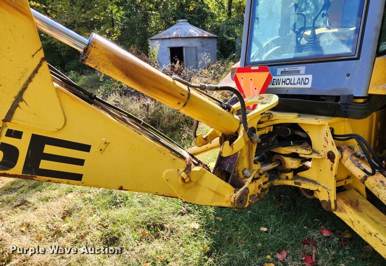 image for item MK9410 2000 New Holland 655E  backhoe