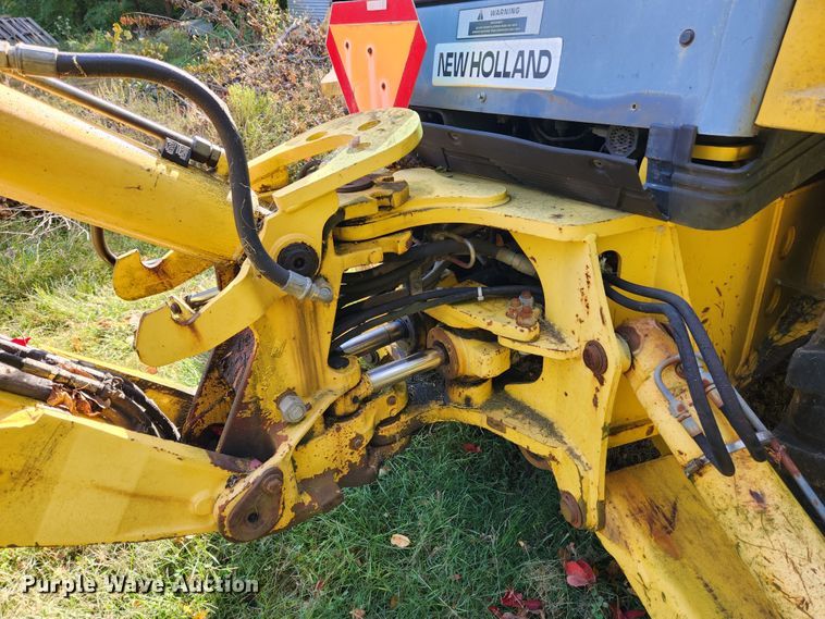 image for item MK9410 2000 New Holland 655E  backhoe