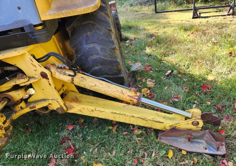 image for item MK9410 2000 New Holland 655E  backhoe