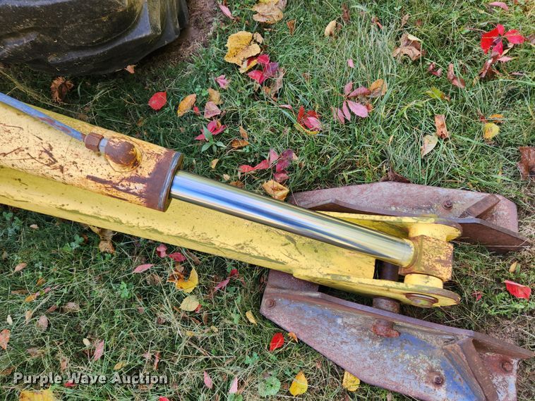 image for item MK9410 2000 New Holland 655E  backhoe