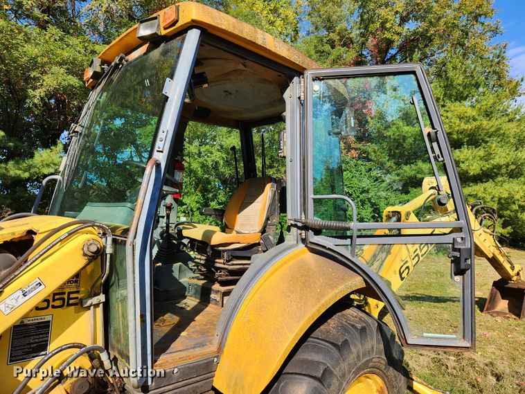 image for item MK9410 2000 New Holland 655E  backhoe