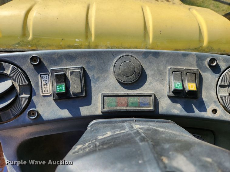 image for item MK9410 2000 New Holland 655E  backhoe