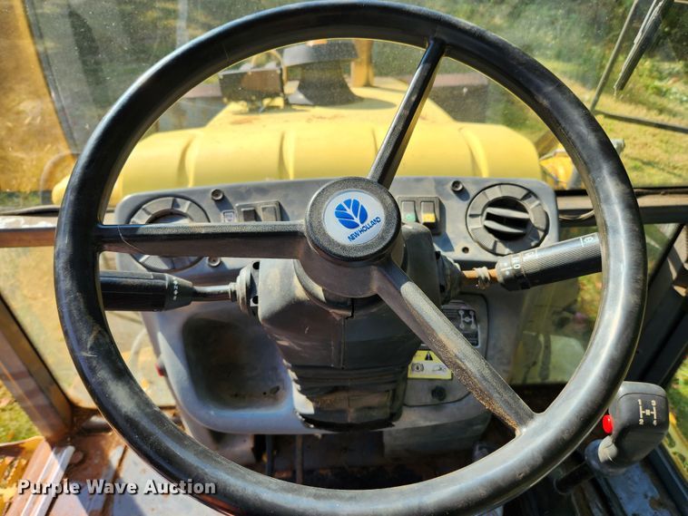 image for item MK9410 2000 New Holland 655E  backhoe