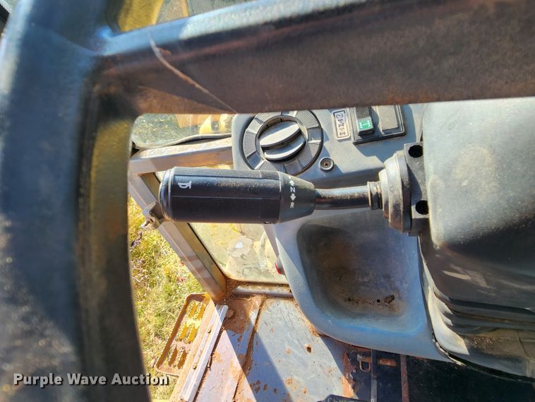 image for item MK9410 2000 New Holland 655E  backhoe