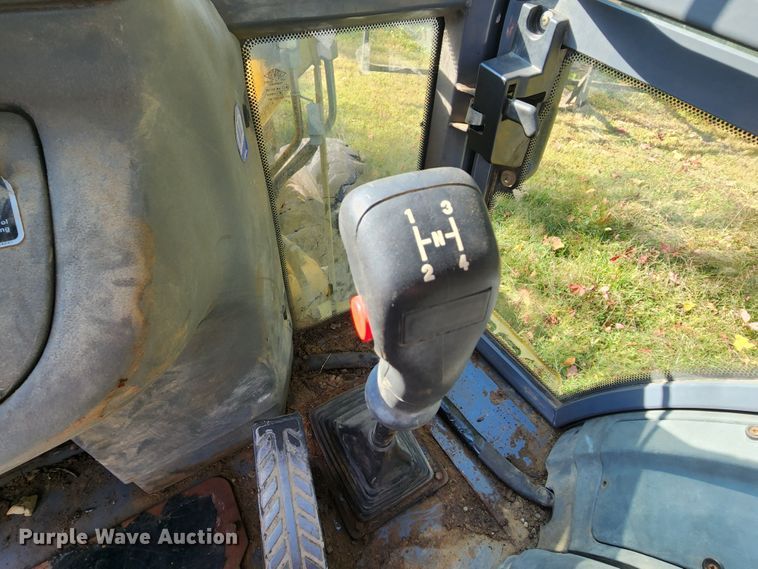 image for item MK9410 2000 New Holland 655E  backhoe