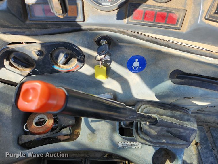 image for item MK9410 2000 New Holland 655E  backhoe