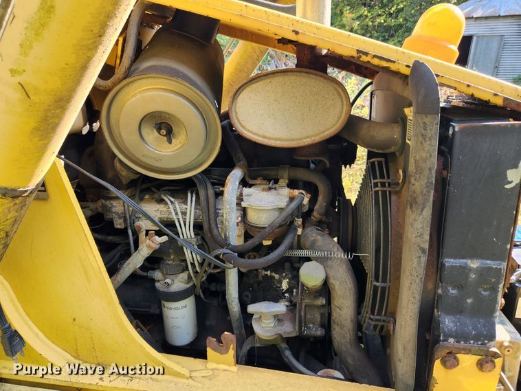 image for item MK9410 2000 New Holland 655E  backhoe