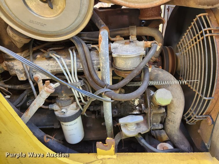 image for item MK9410 2000 New Holland 655E  backhoe