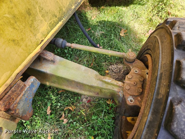 image for item MK9410 2000 New Holland 655E  backhoe