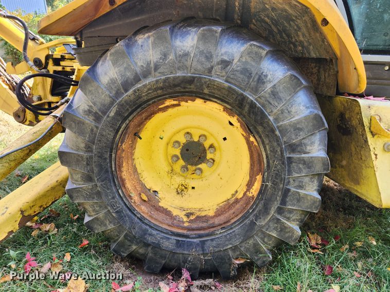 image for item MK9410 2000 New Holland 655E  backhoe