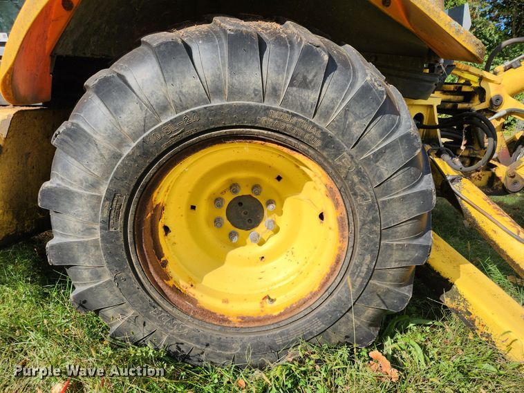 image for item MK9410 2000 New Holland 655E  backhoe