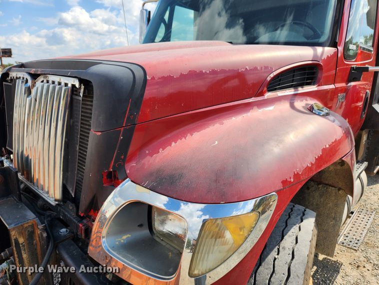 image for item MK9412 2007 International 7400  dump truck