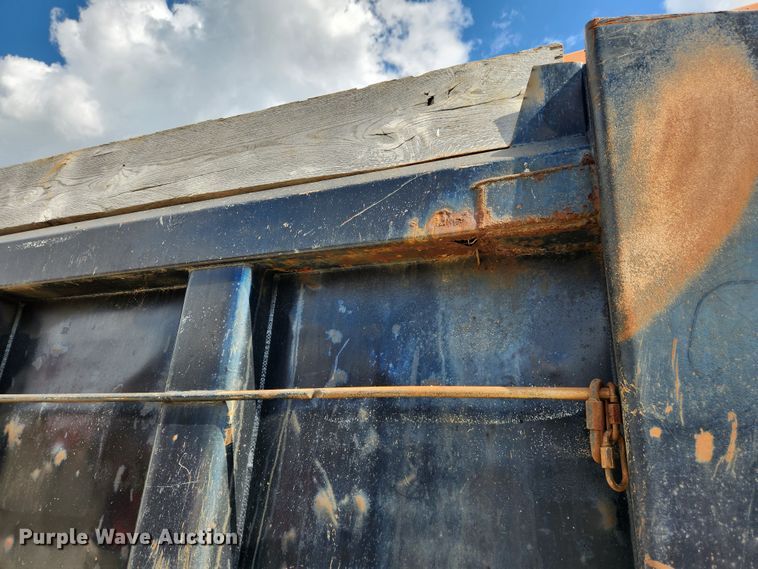 image for item MK9412 2007 International 7400  dump truck