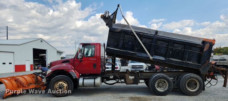 image for item MK9412 2007 International 7400  dump truck