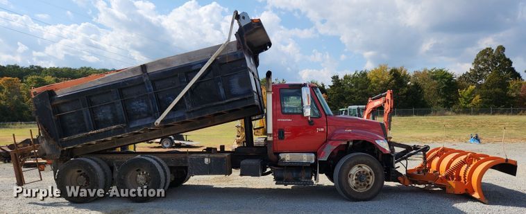 image for item MK9412 2007 International 7400  dump truck