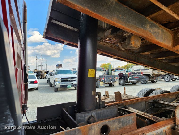 image for item MK9412 2007 International 7400  dump truck