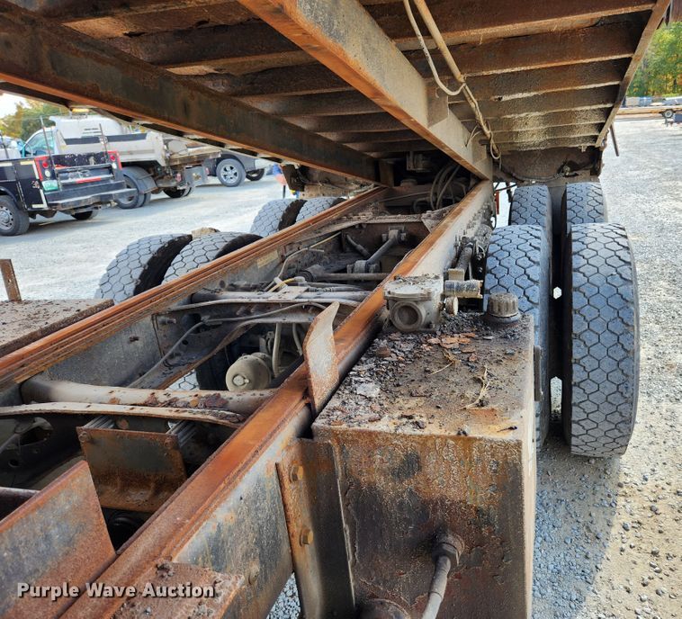 image for item MK9412 2007 International 7400  dump truck