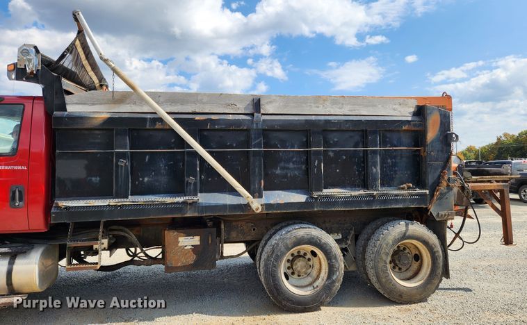 image for item MK9412 2007 International 7400  dump truck