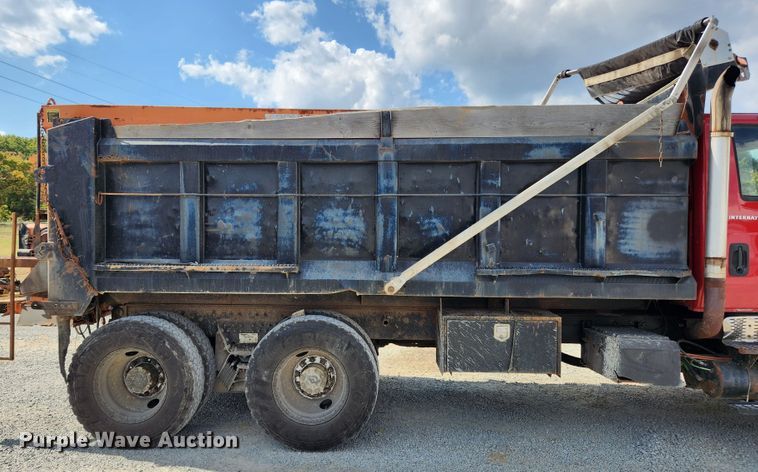 image for item MK9412 2007 International 7400  dump truck