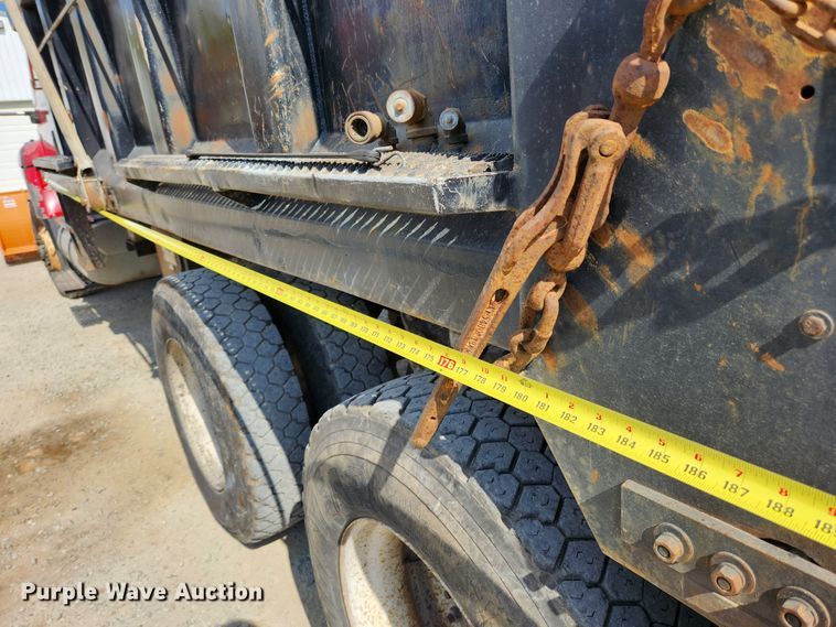 image for item MK9412 2007 International 7400  dump truck