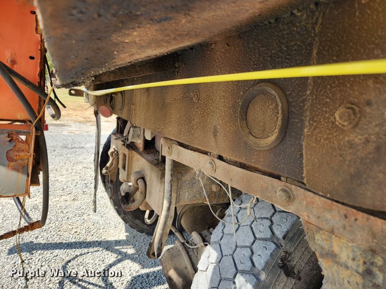 image for item MK9412 2007 International 7400  dump truck