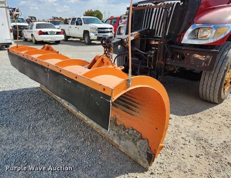 image for item MK9412 2007 International 7400  dump truck