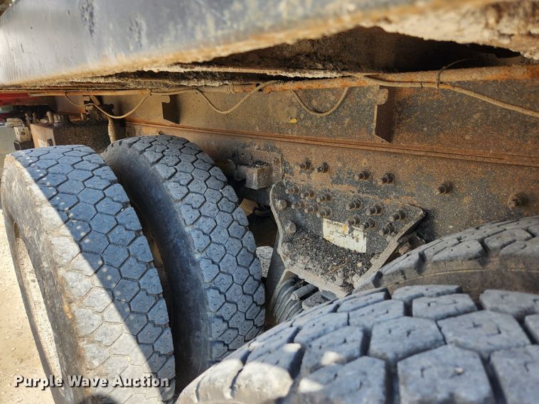 image for item MK9412 2007 International 7400  dump truck