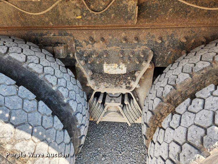 image for item MK9412 2007 International 7400  dump truck