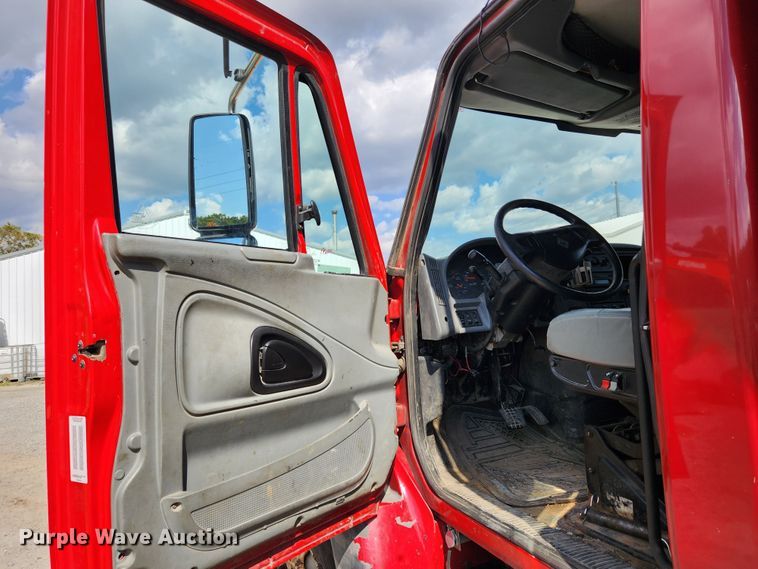 image for item MK9412 2007 International 7400  dump truck