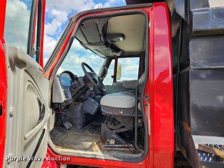 image for item MK9412 2007 International 7400  dump truck