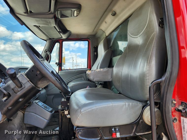 image for item MK9412 2007 International 7400  dump truck