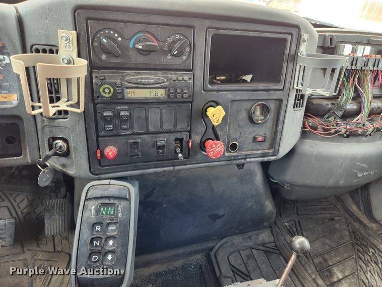 image for item MK9412 2007 International 7400  dump truck