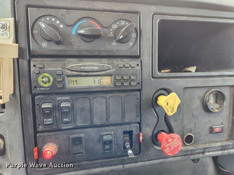 image for item MK9412 2007 International 7400  dump truck