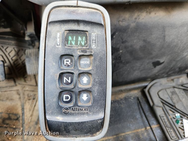 image for item MK9412 2007 International 7400  dump truck