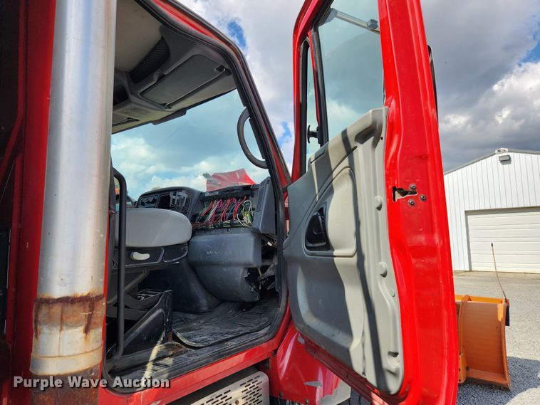 image for item MK9412 2007 International 7400  dump truck