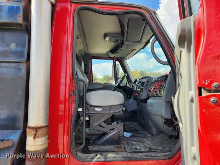 image for item MK9412 2007 International 7400  dump truck