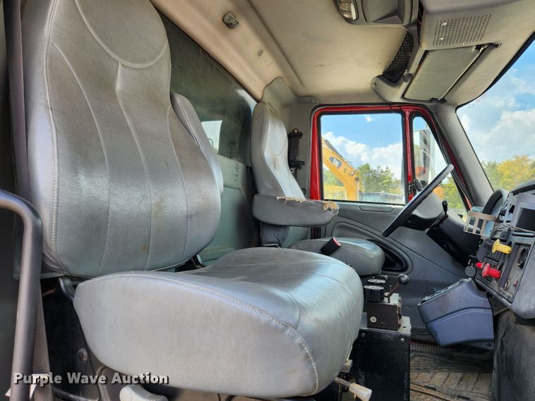 image for item MK9412 2007 International 7400  dump truck