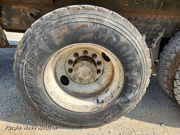 image for item MK9412 2007 International 7400  dump truck