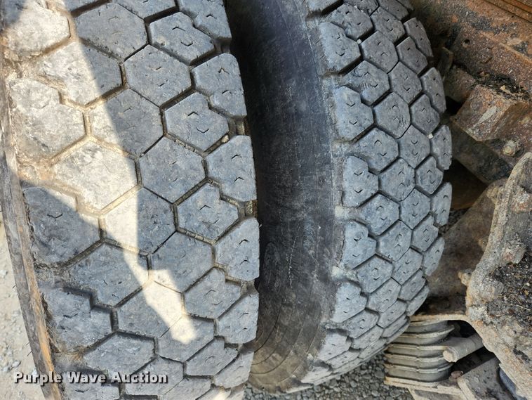 image for item MK9412 2007 International 7400  dump truck