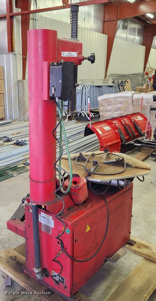 image for item MK9425 Cemb SM825  tire machine