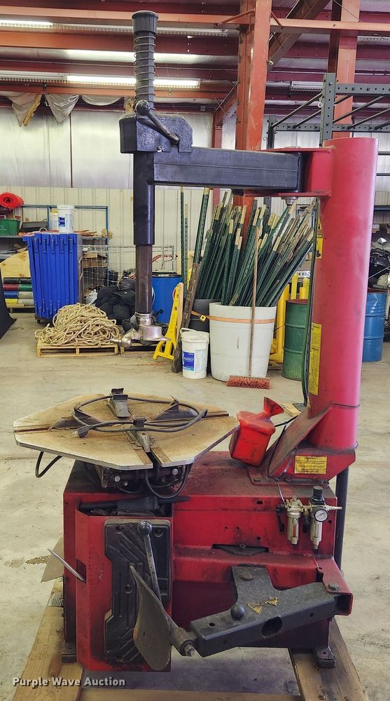 image for item MK9425 Cemb SM825  tire machine