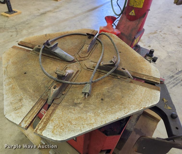 image for item MK9425 Cemb SM825  tire machine