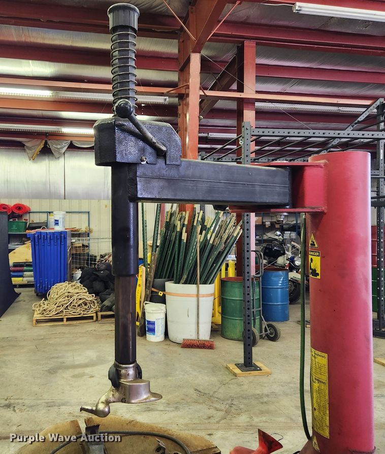 image for item MK9425 Cemb SM825  tire machine