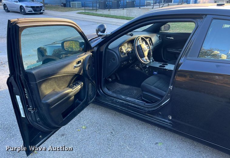 image for item MN9327 2013 Dodge Charger Police