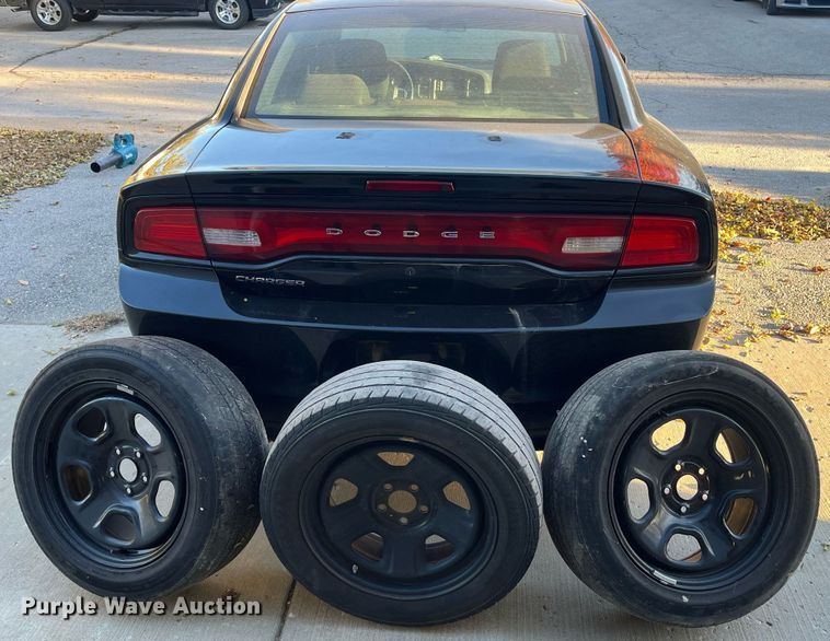 image for item MN9327 2013 Dodge Charger Police