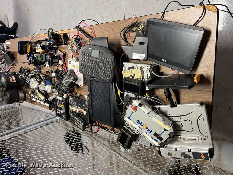 image for item MN9330 Automotive accessories