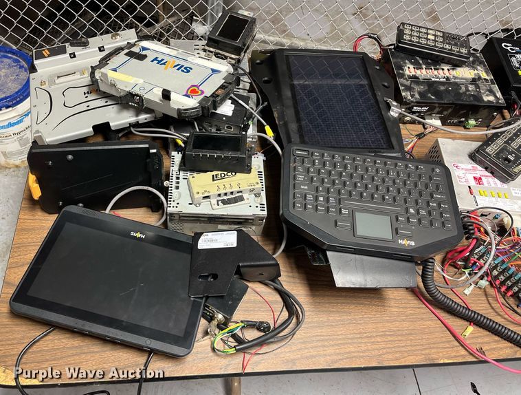 image for item MN9330 Automotive accessories